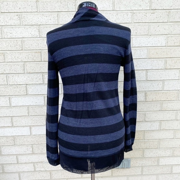 A.L.C. Sweater Cardigan Size XS 100% Wool Two Tone Blue Striped - Picture 3 of 16